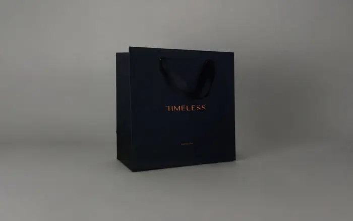 Paper bag with foiling